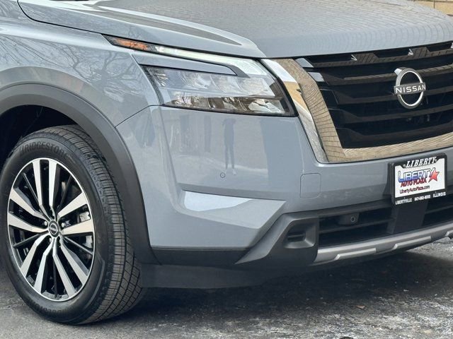 Used 2025 Nissan Pathfinder Platinum w/ Cargo Package image 3