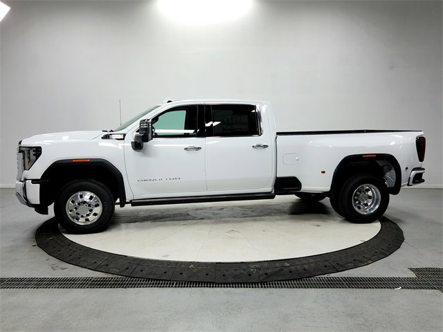 New 2026 GMC Sierra 3500 Denali w/ Denali Reserve Package image 4