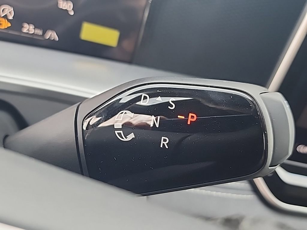 New 2026 Volkswagen Tiguan SE R-Line image 18