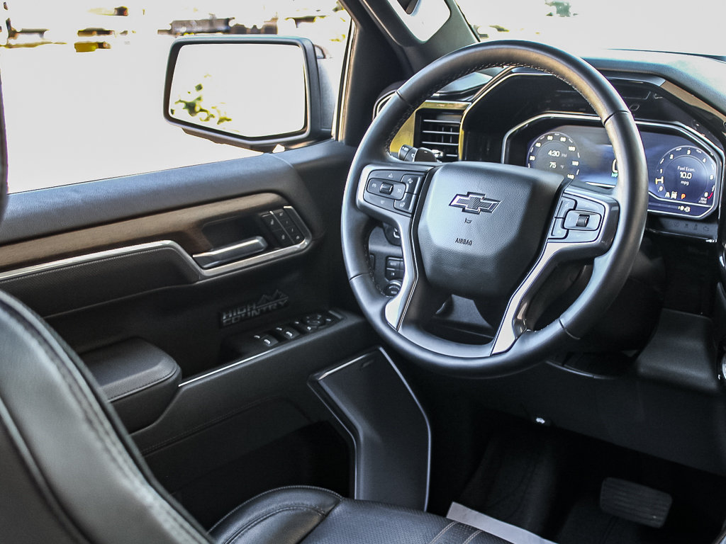 Used 2025 Chevrolet Silverado 1500 High Country w/ Midnight Edition AWD/4WD image 38
