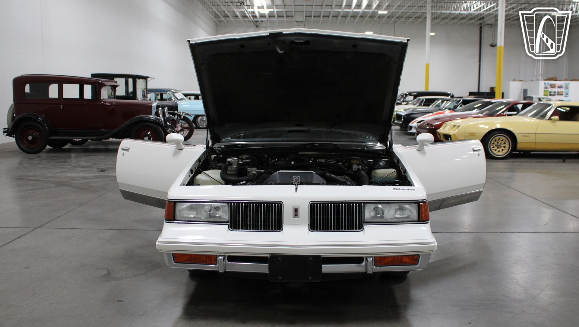 Used 1988 Oldsmobile Cutlass Supreme Classic Brougham RWD image 34