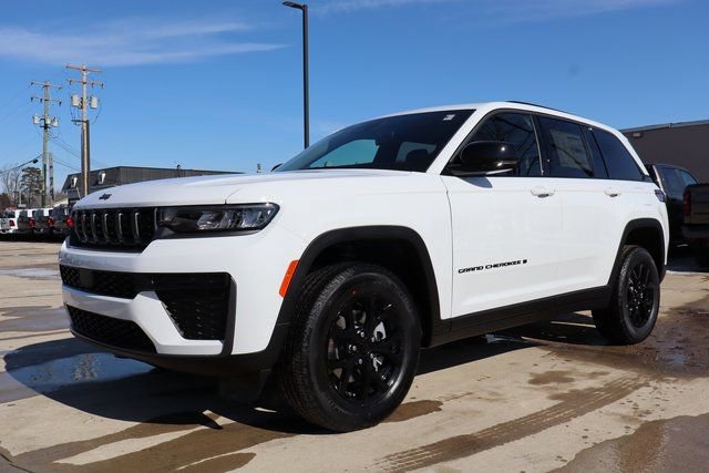 New 2026 Jeep Grand Cherokee Laredo image 6