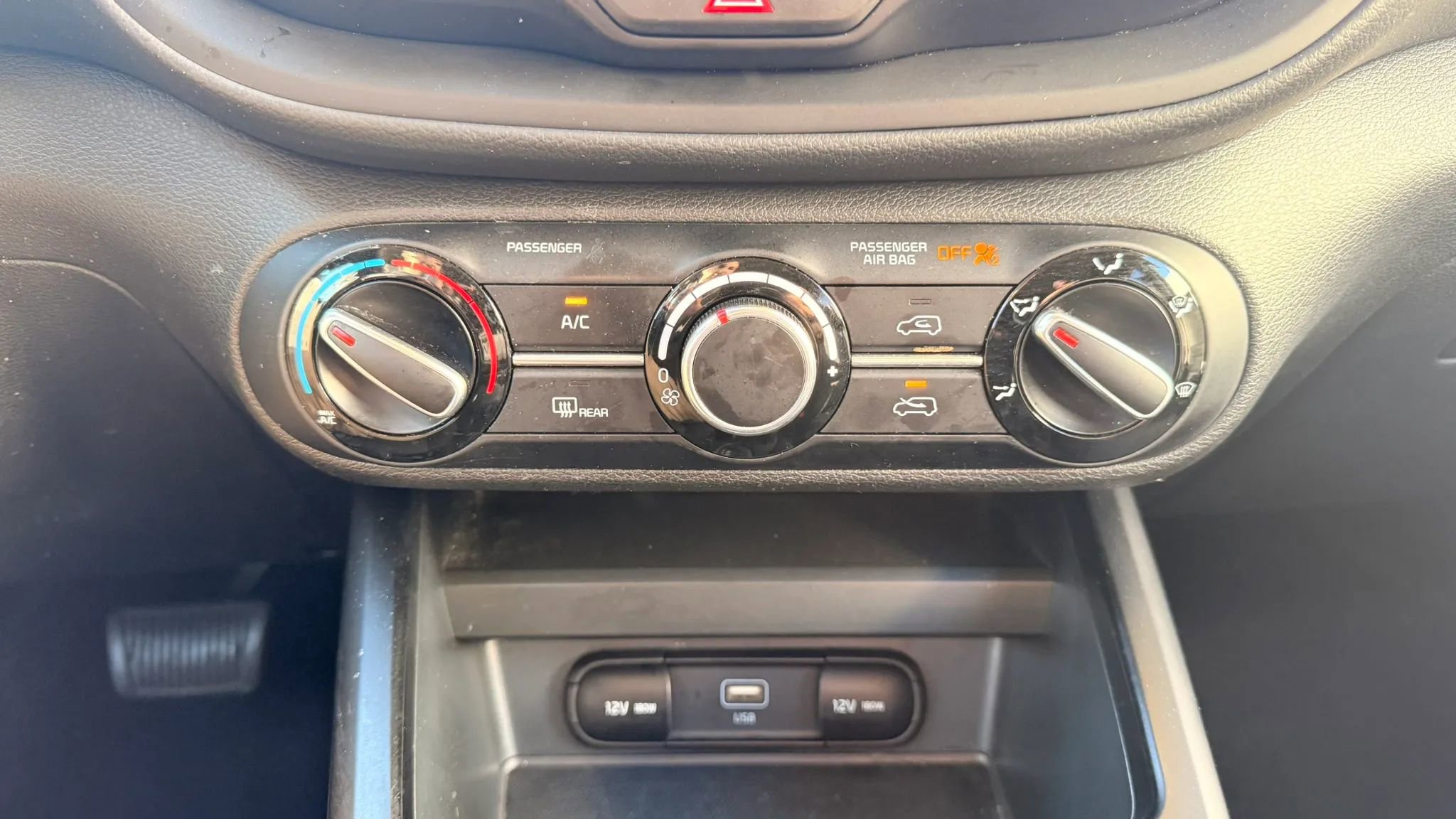 Used 2024 Kia Soul LX w/ Option Group 015 FWD image 24