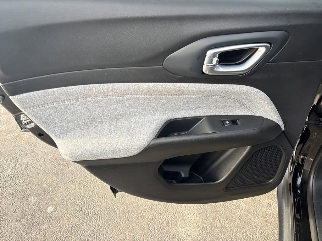 Certified 2023 Jeep Compass Latitude image 30