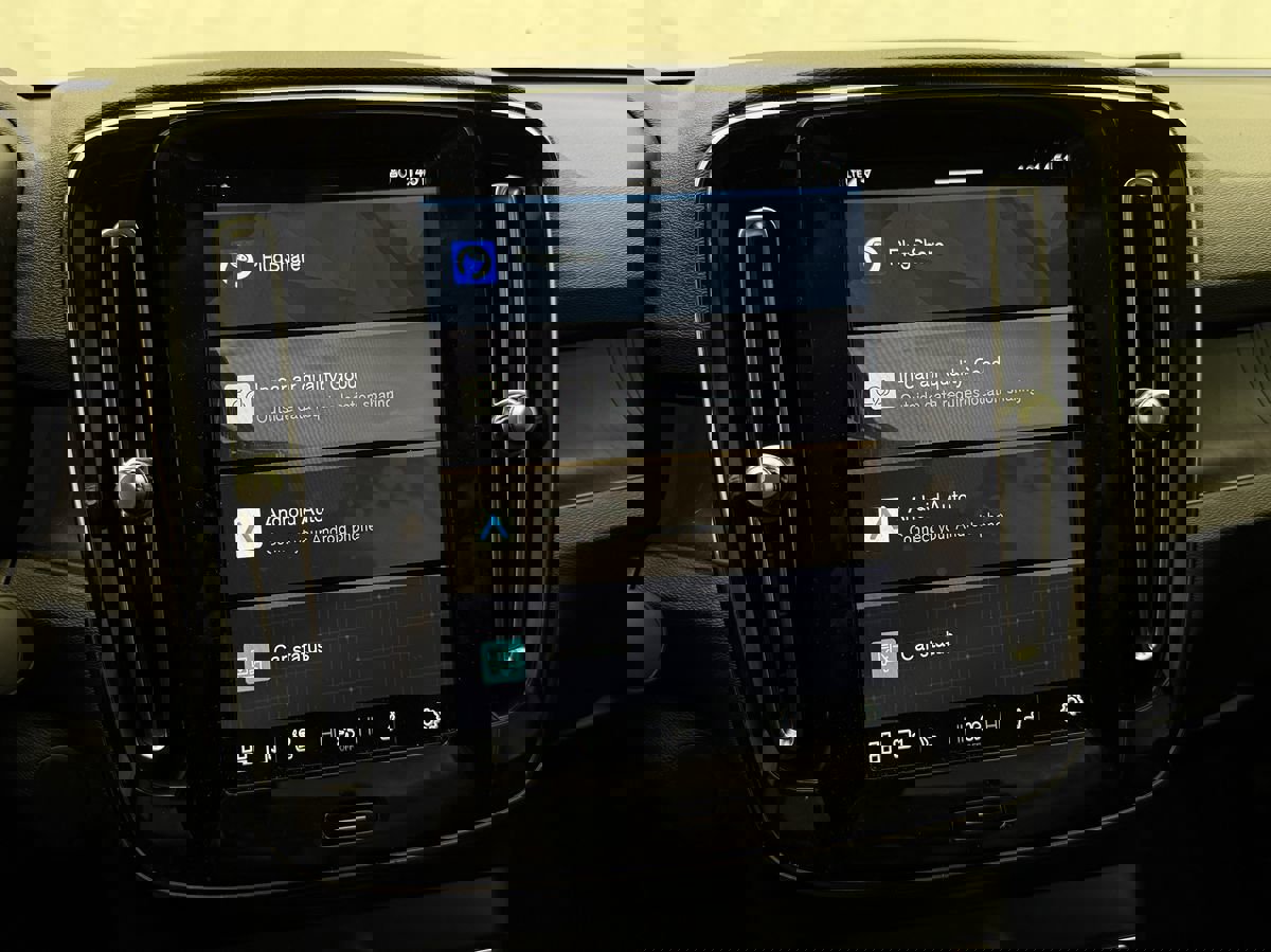 Used 2023 Volvo C40 P8 Recharge Ultimate image 26