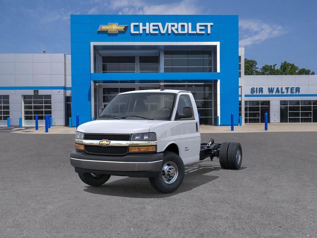 New 2025 Chevrolet Express 3500 Work Van w/ Power Convenience Package image 8
