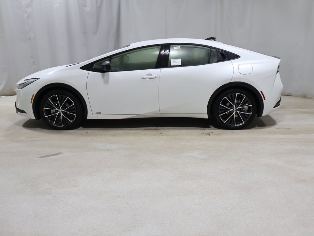 New 2026 Toyota Prius XLE image 4