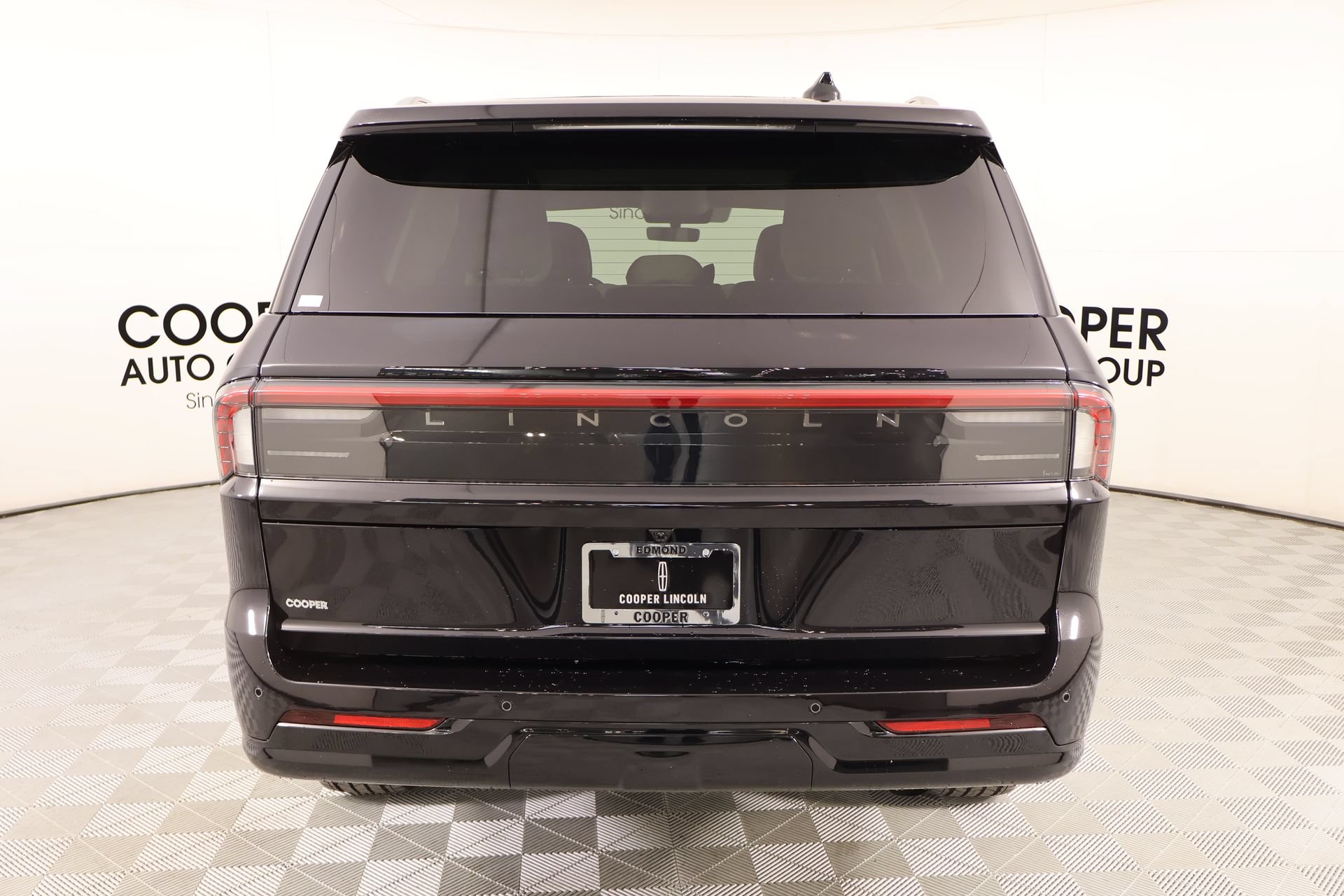 New 2026 Lincoln Navigator Premiere AWD/4WD image 22