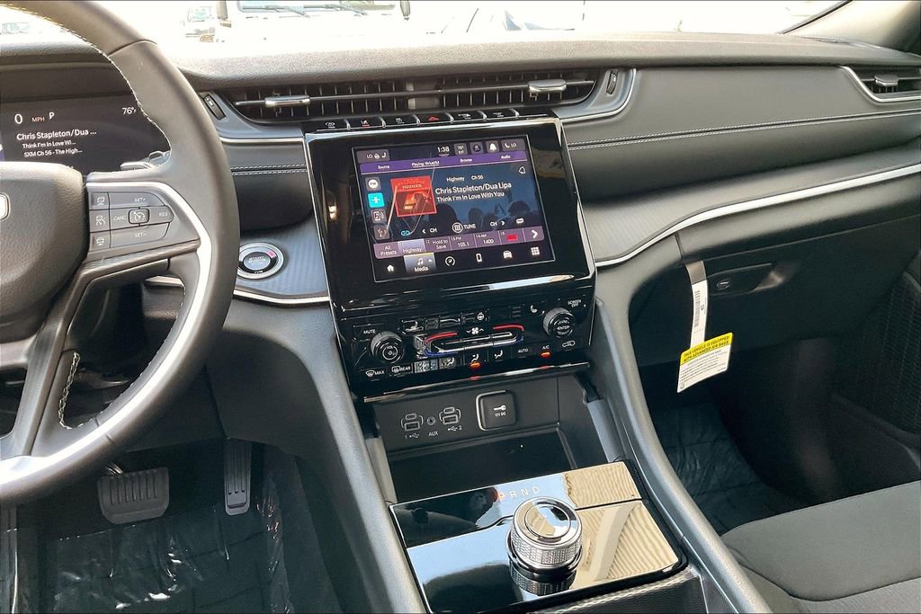 New 2025 Jeep Grand Cherokee Laredo w/ Luxury Tech Group I image 12