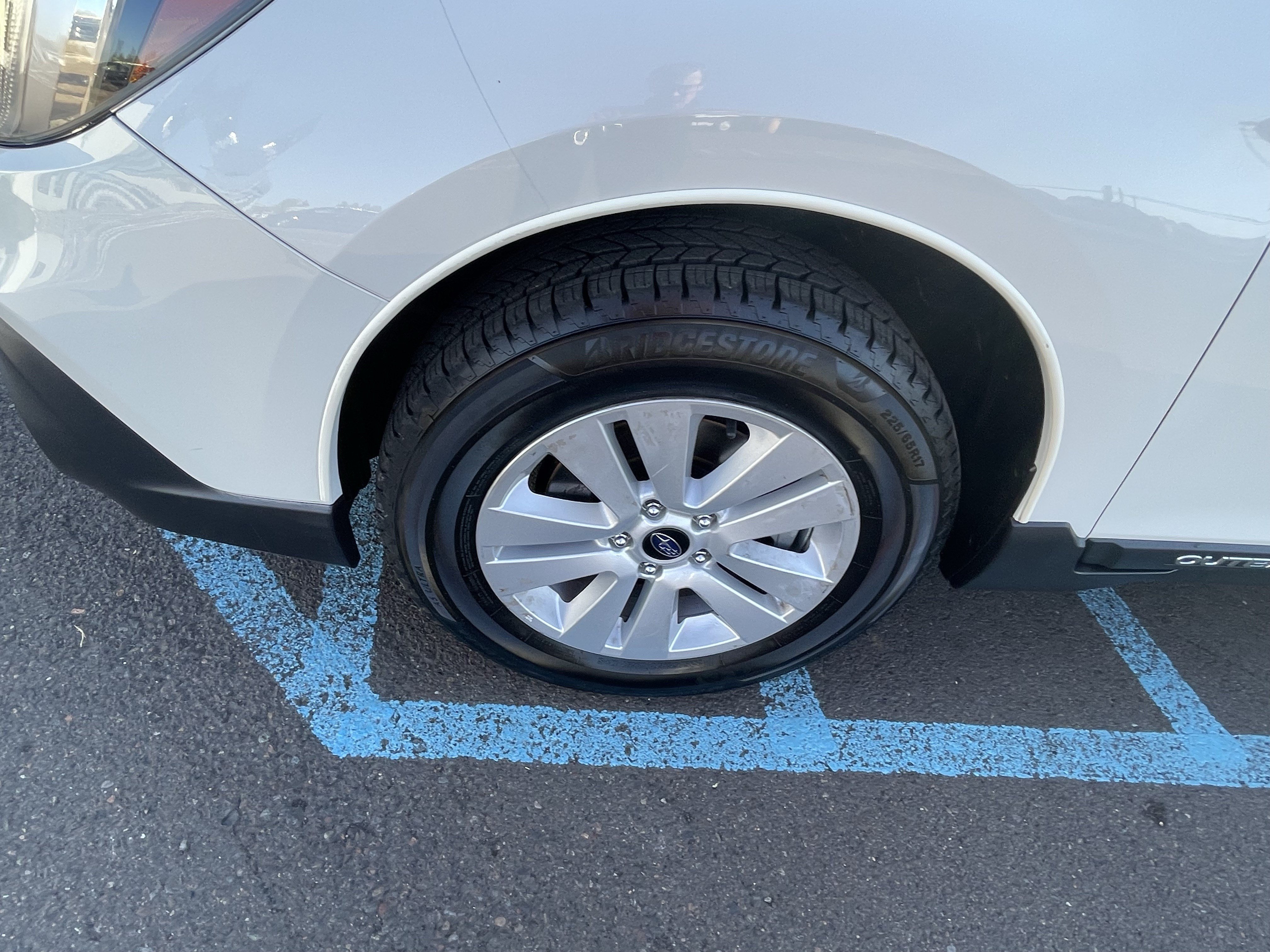 Used 2019 Subaru Outback 2.5i AWD/4WD image 9