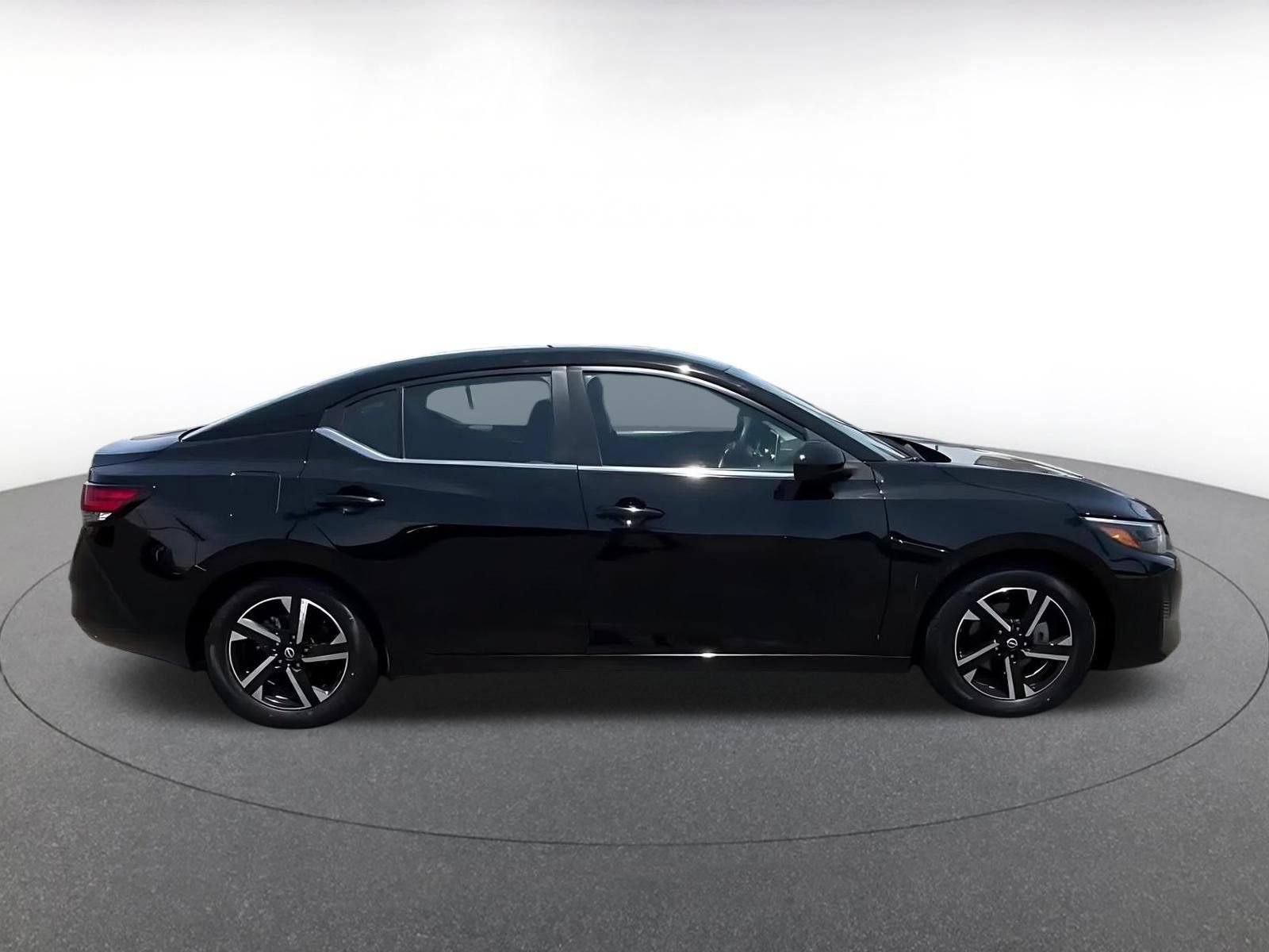 Used 2025 Nissan Sentra SV FWD image 13