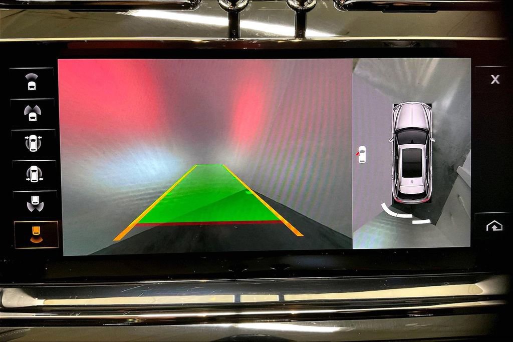 Used 2023 Bentley Bentayga image 25