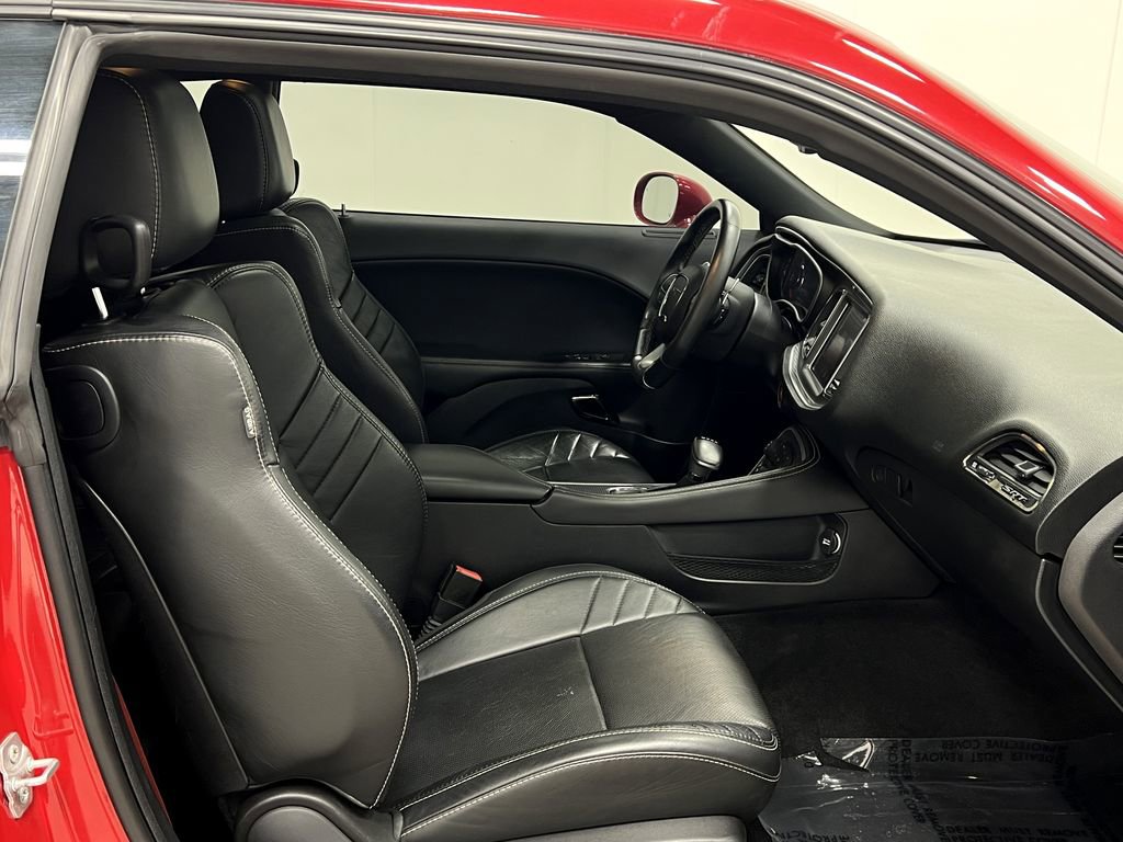 Used 2016 Dodge Challenger SRT Hellcat image 32