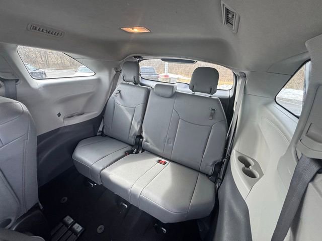 Used 2024 Toyota Sienna XLE image 17
