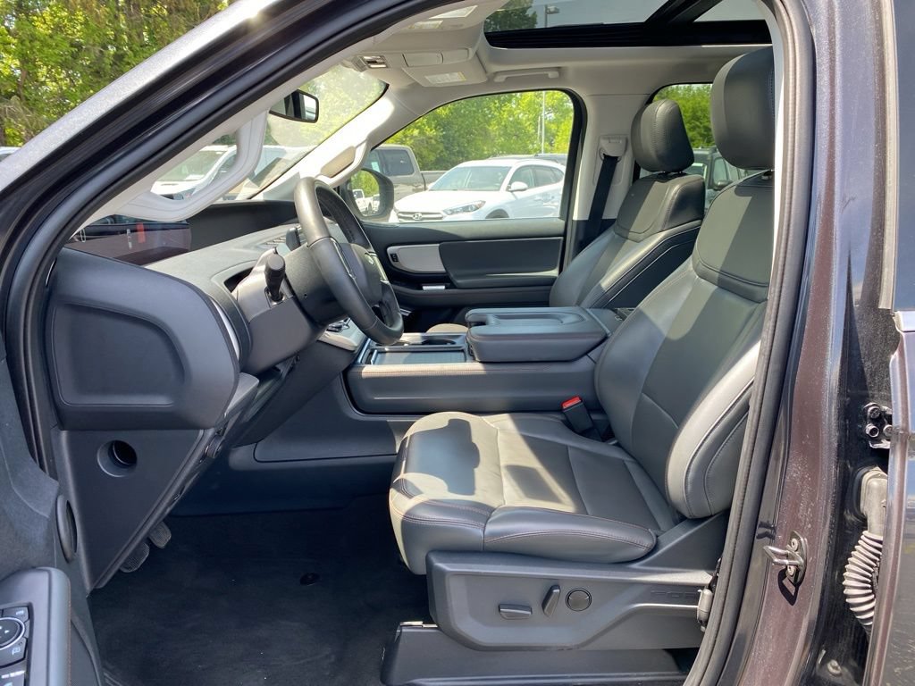 Used 2025 Ford Expedition Max Active AWD/4WD image 7