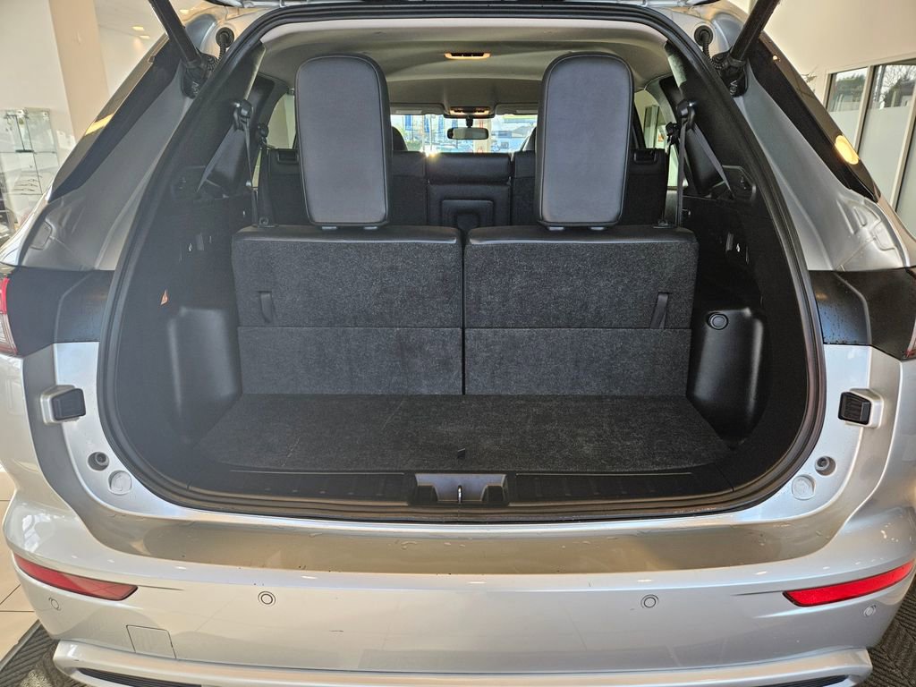 Used 2024 Mitsubishi Outlander SE image 30