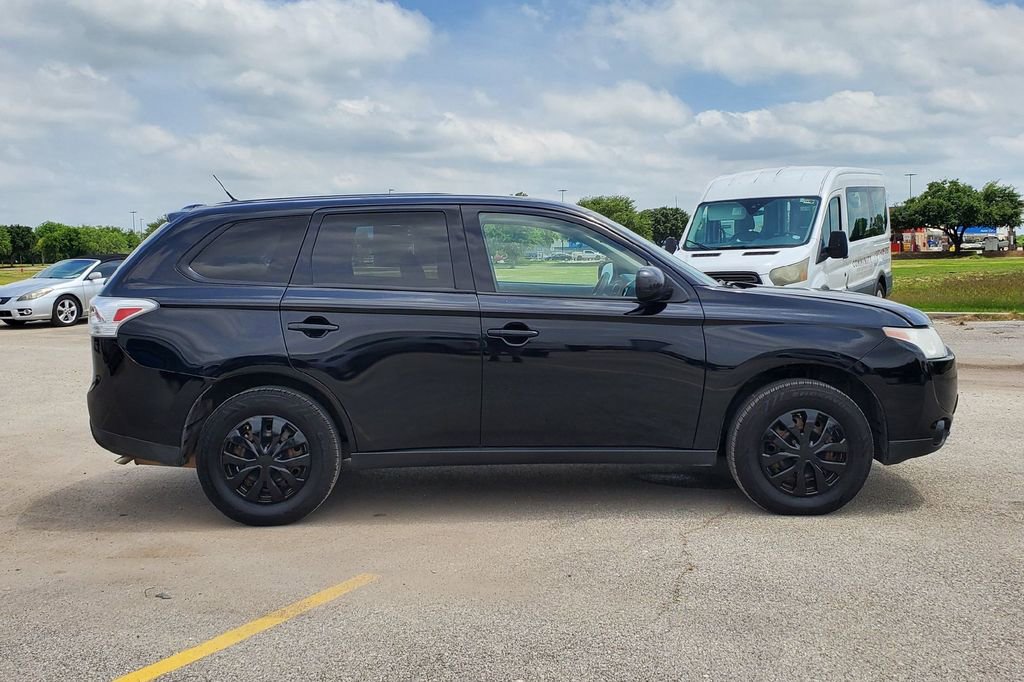 Used 2014 Mitsubishi Outlander ES FWD image 30