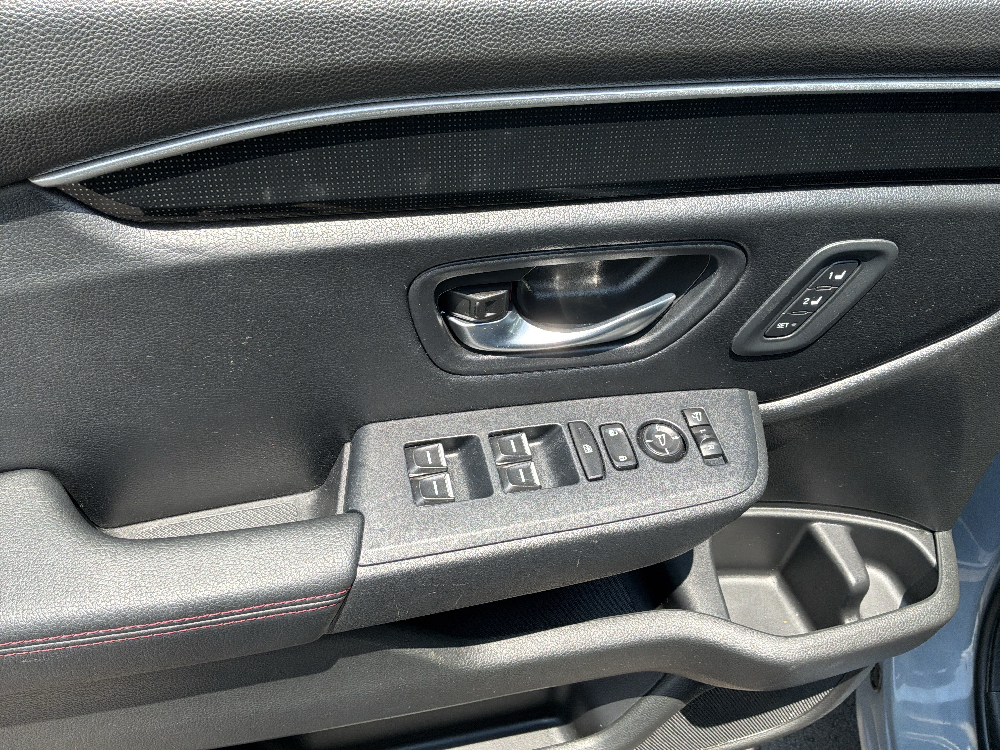 Used 2025 Honda Pilot Black Edition image 15