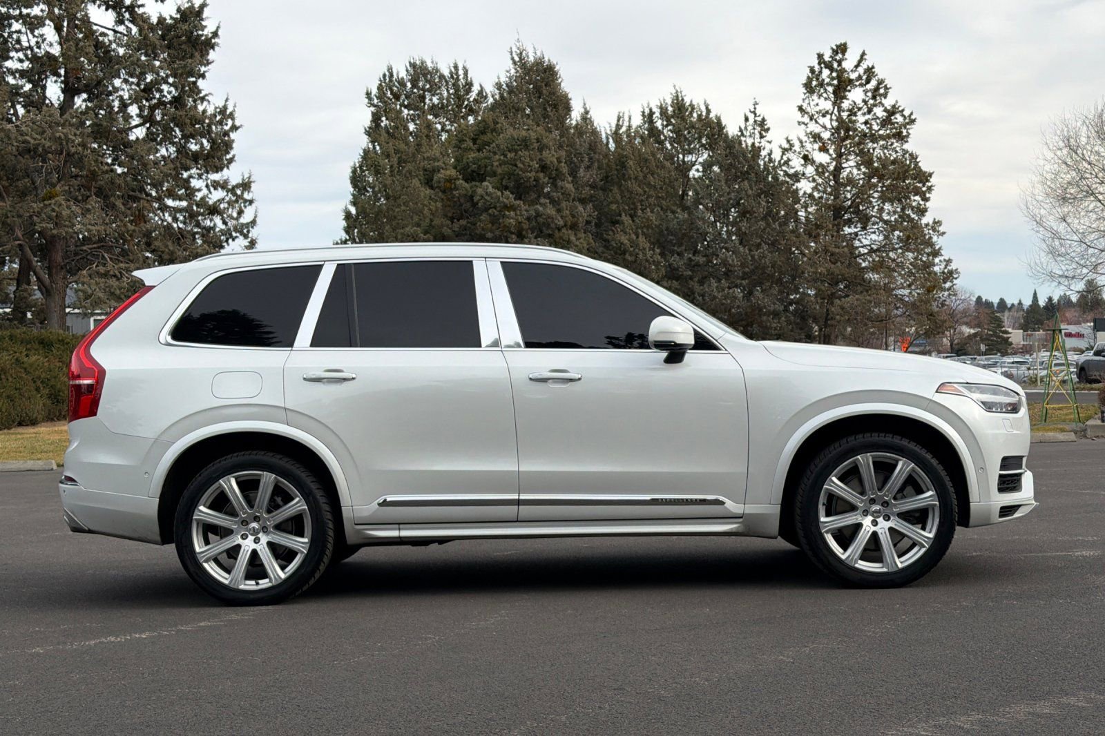 Used 2017 Volvo XC90 T8 Excellence image 3