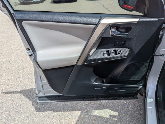 Used 2015 Toyota RAV4 Limited w/ Technology Package image 8