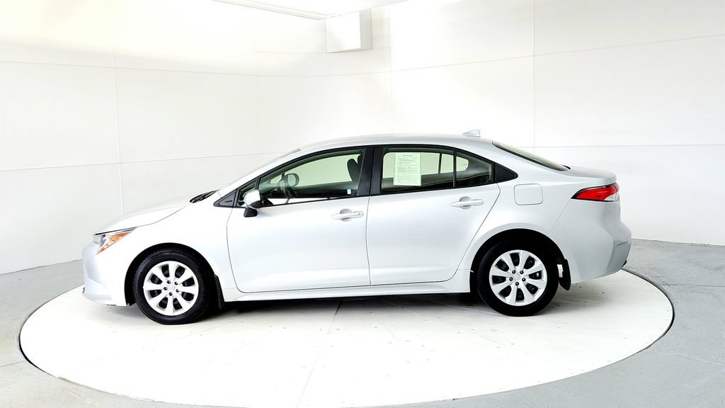 Certified 2023 Toyota Corolla LE FWD image 3