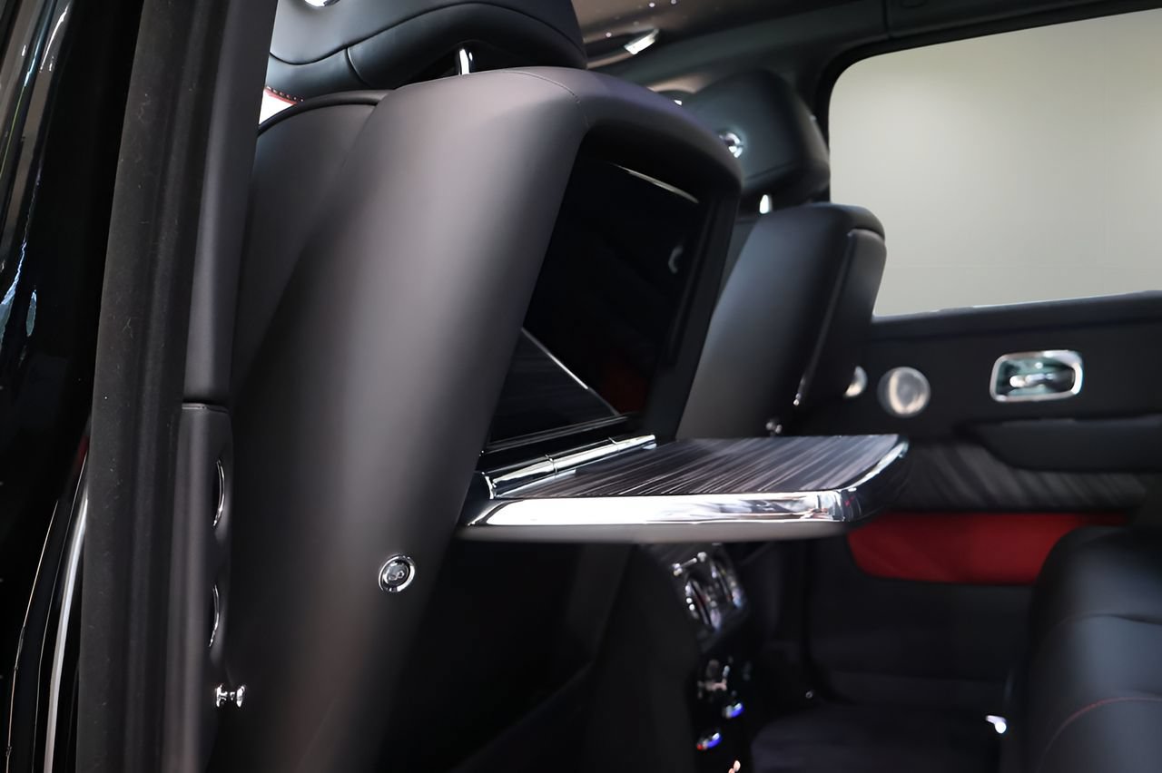 New 2026 Rolls-Royce Cullinan AWD/4WD image 18