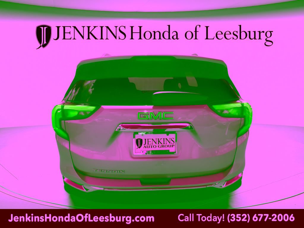 Used 2021 GMC Terrain SLT w/ Infotainment Package II FWD image 5