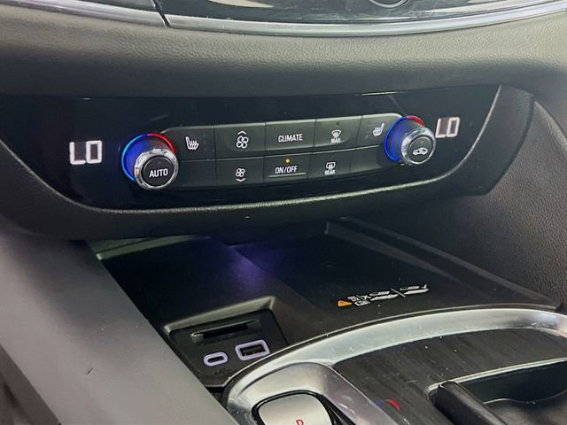 Used 2023 Buick Enclave Essence image 15
