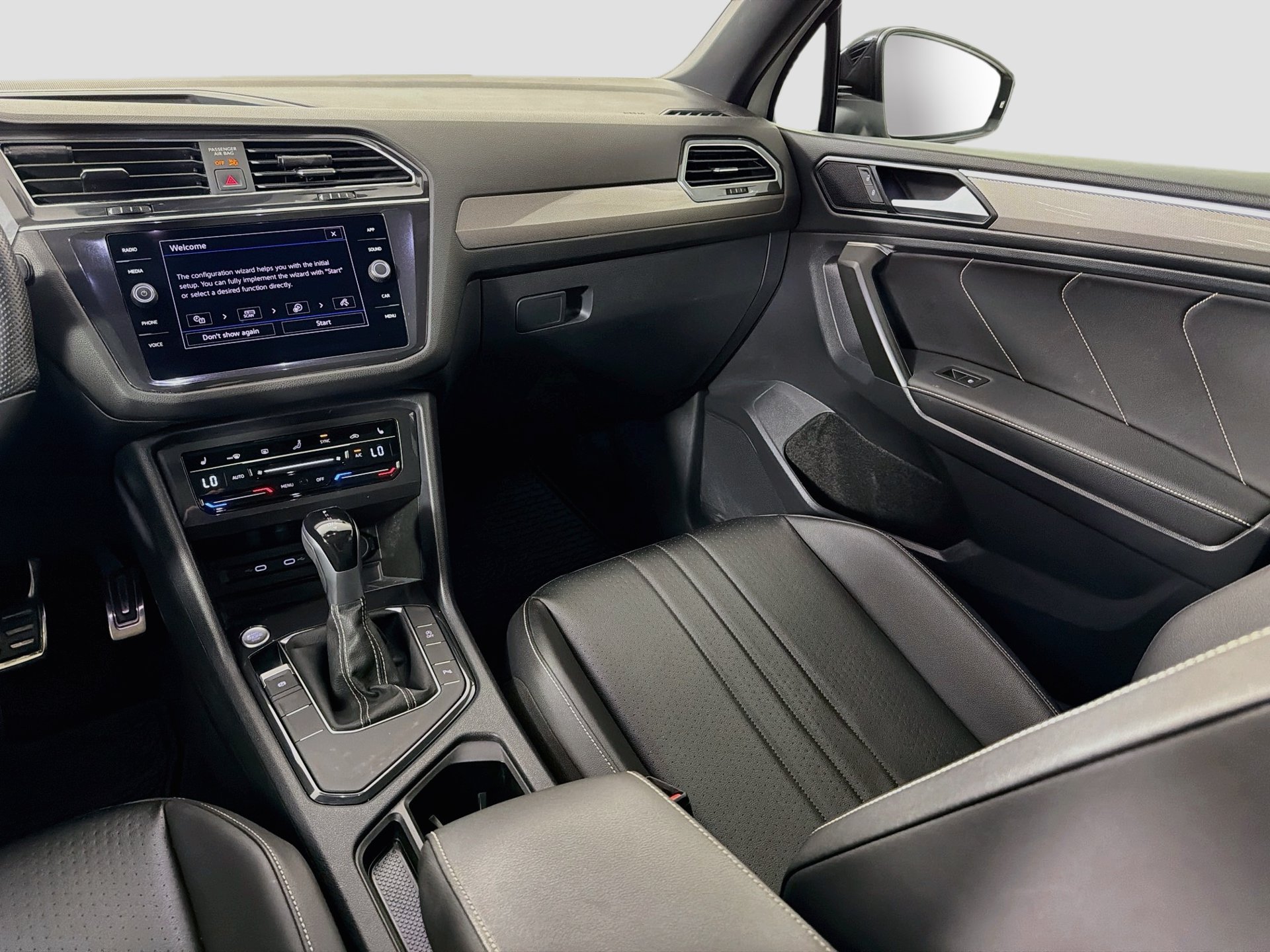 Certified 2022 Volkswagen Tiguan SE R-Line FWD image 20