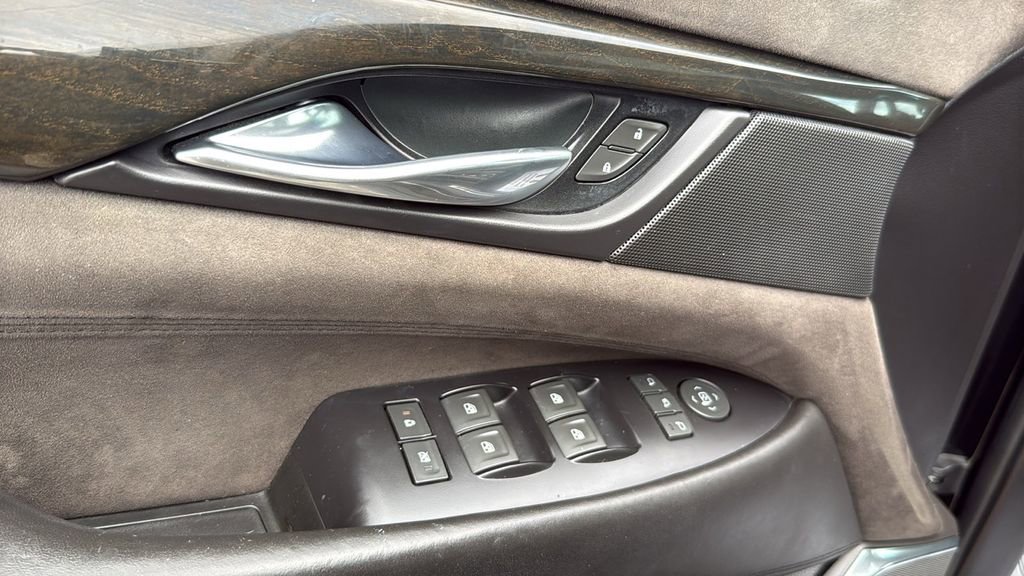 Used 2018 Cadillac Escalade ESV Platinum AWD/4WD image 21