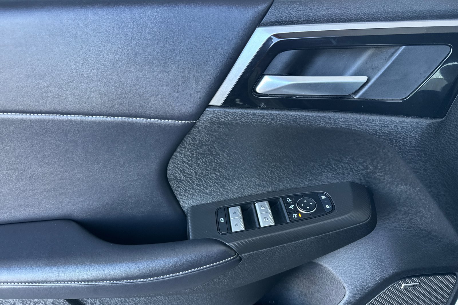 Used 2025 Mitsubishi Outlander SE FWD image 15