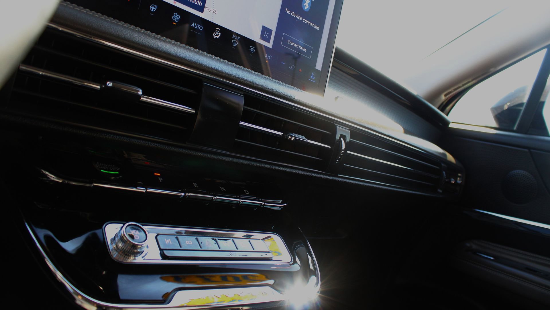 Used 2023 Lincoln Corsair Standard w/ Equipment Group 101A image 31