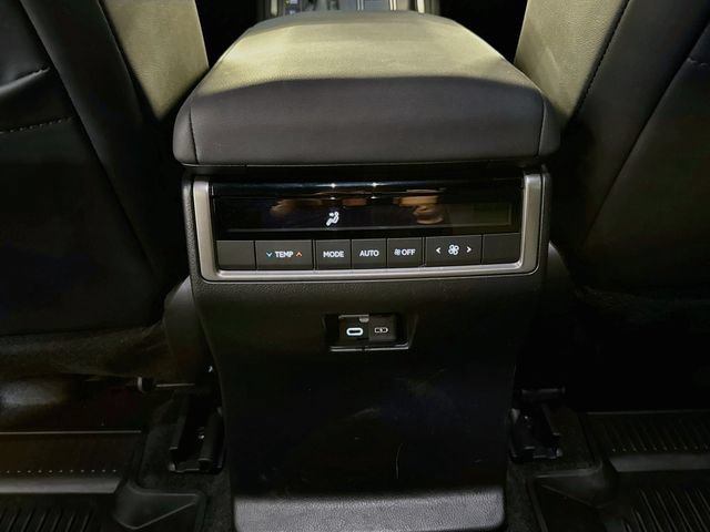 Used 2025 Lexus GX 550 w/ Accessory Package (2T) AWD/4WD image 26