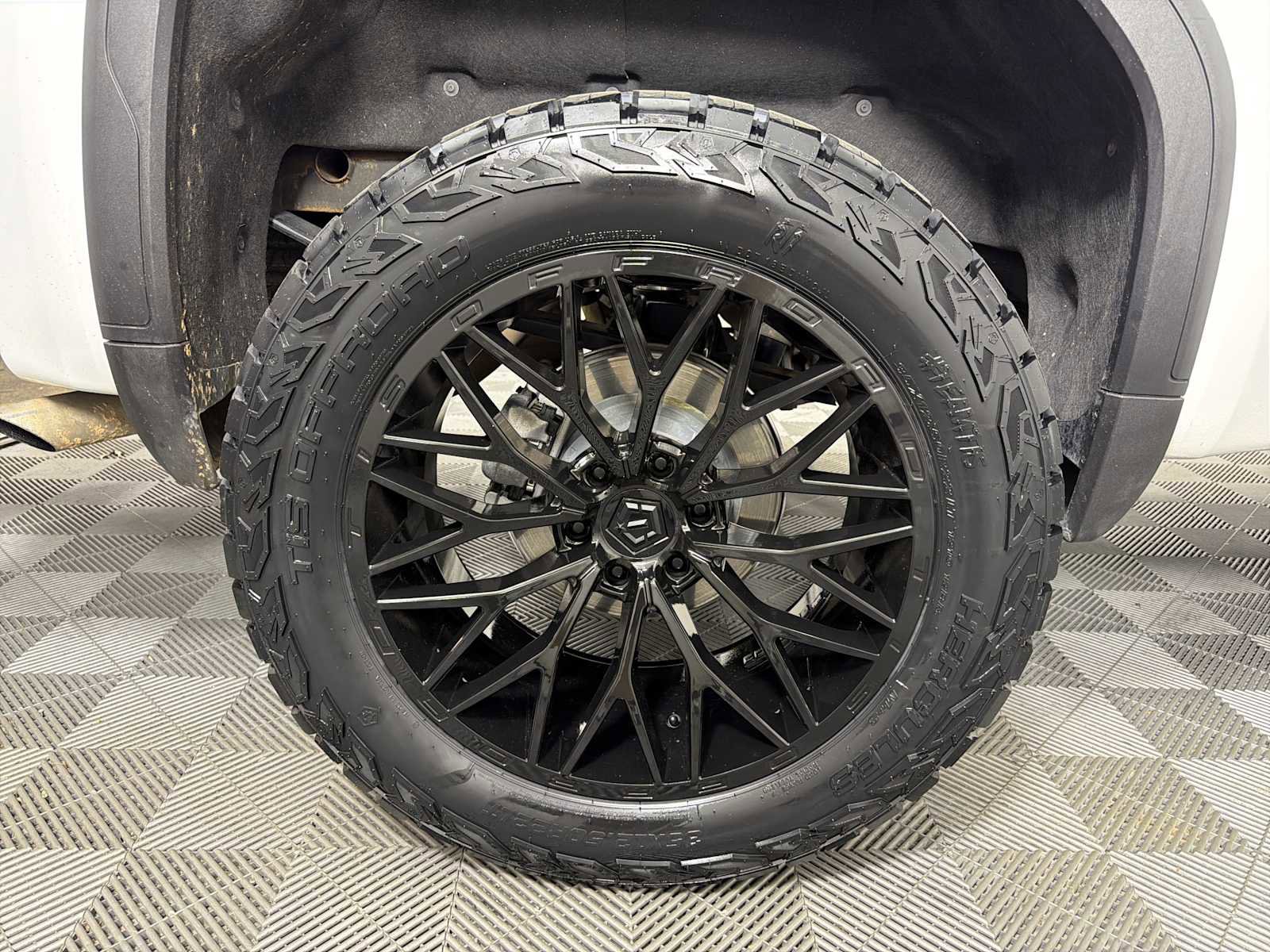 Used 2025 GMC Sierra 1500 SLT image 13