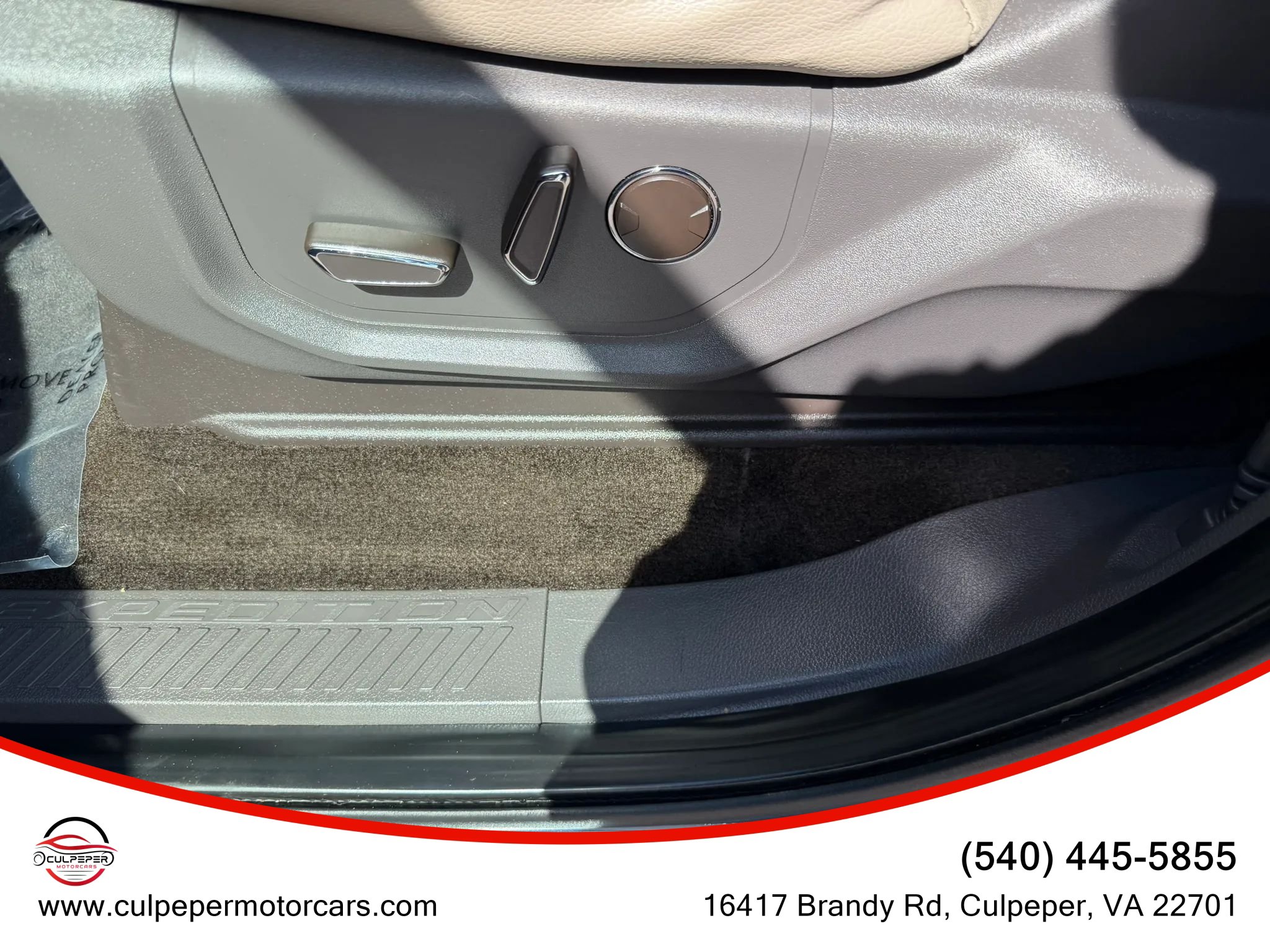 Used 2018 Ford Expedition Limited w/ Equipment Group 301A AWD/4WD image 8