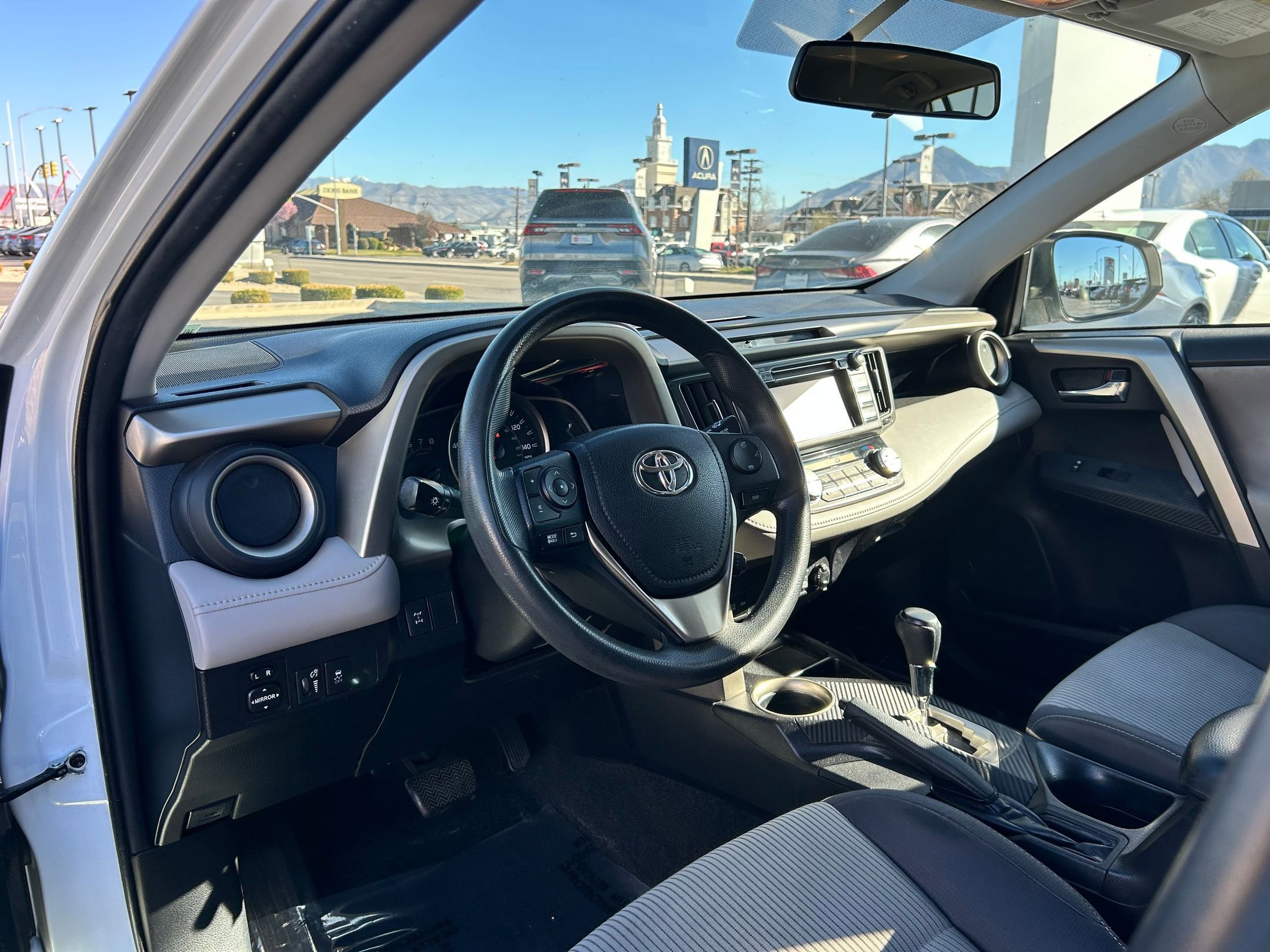 Used 2015 Toyota RAV4 XLE image 10
