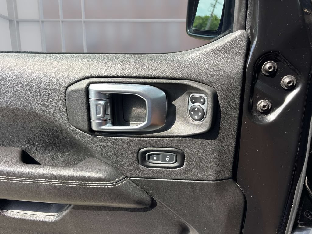 Used 2023 Jeep Wrangler Unlimited Sahara w/ Cold Weather Group AWD/4WD image 15