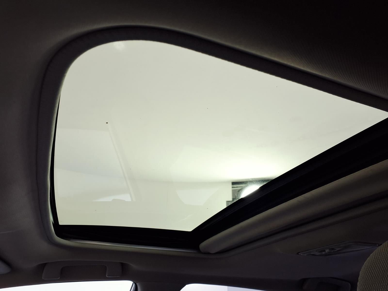 Used 2016 Toyota Corolla LE FWD image 12