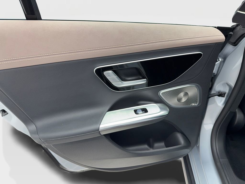 Used 2023 Mercedes-Benz EQE 500 4MATIC Sedan w/ Pinnacle Trim Package image 38