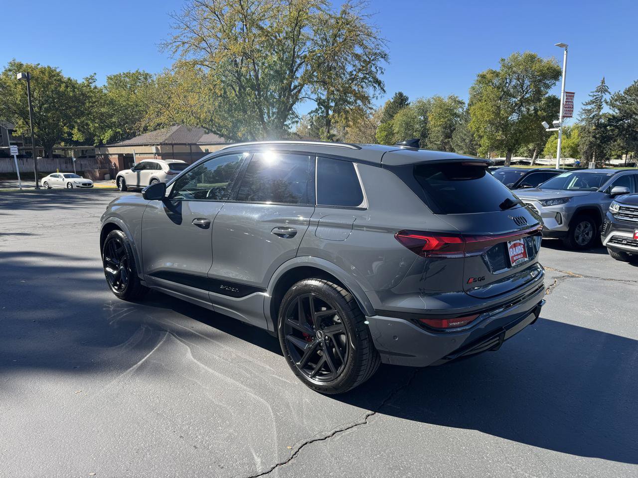 Used 2025 Audi SQ6 e-tron Premium Plus w/ Premium Plus AWD/4WD image 6