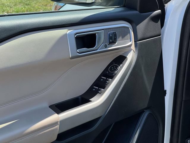 Certified 2021 Ford Explorer Limited w/ Hybrid Equipment Group 310A AWD/4WD image 16
