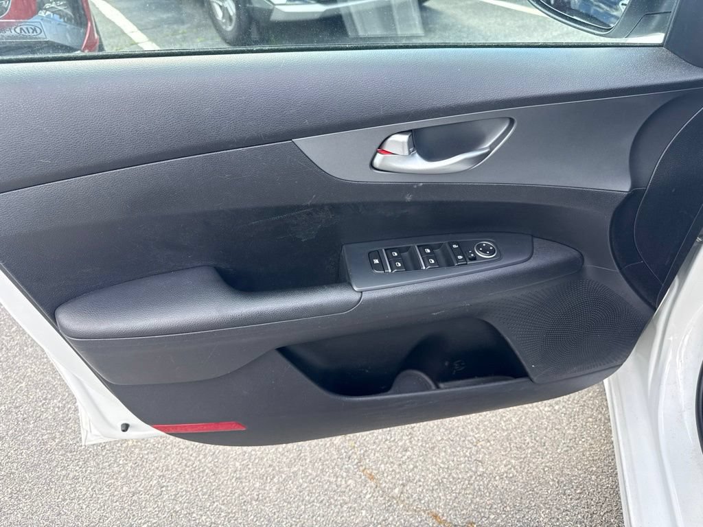 Used 2020 Kia Forte LXS FWD image 14