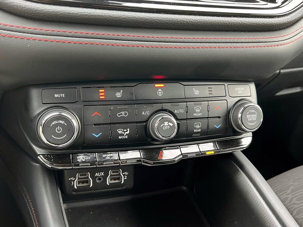 Used 2023 Dodge Durango GT w/ Blacktop Package AWD/4WD image 29