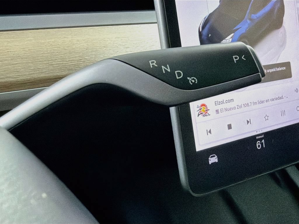 Used 2024 Tesla Model Y Performance AWD/4WD image 17