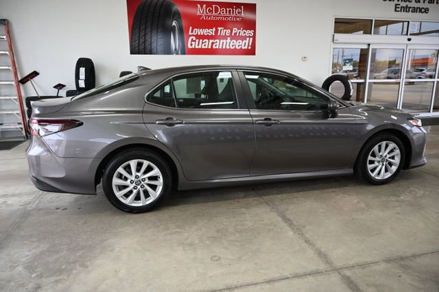Used 2022 Toyota Camry LE AWD/4WD image 5