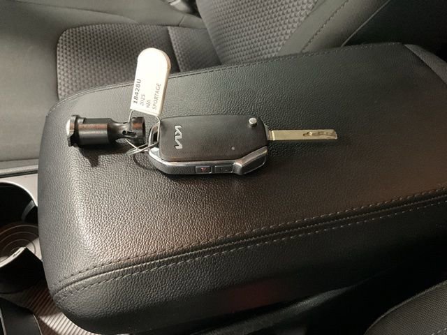 Used 2025 Kia Sportage LX image 21