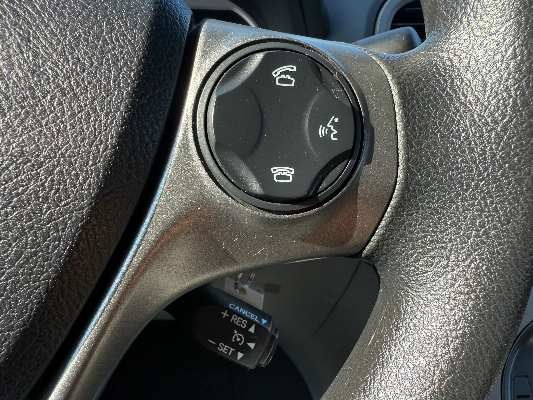 Used 2015 Toyota Venza LE AWD/4WD image 11