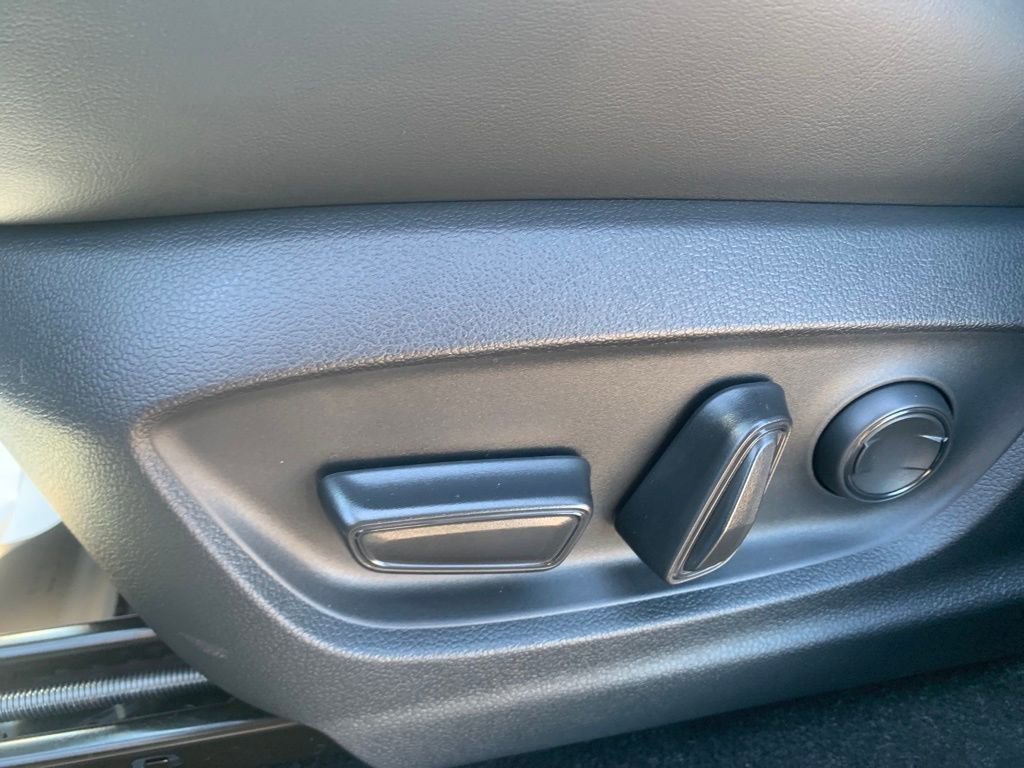 New 2026 Toyota Crown Platinum image 14