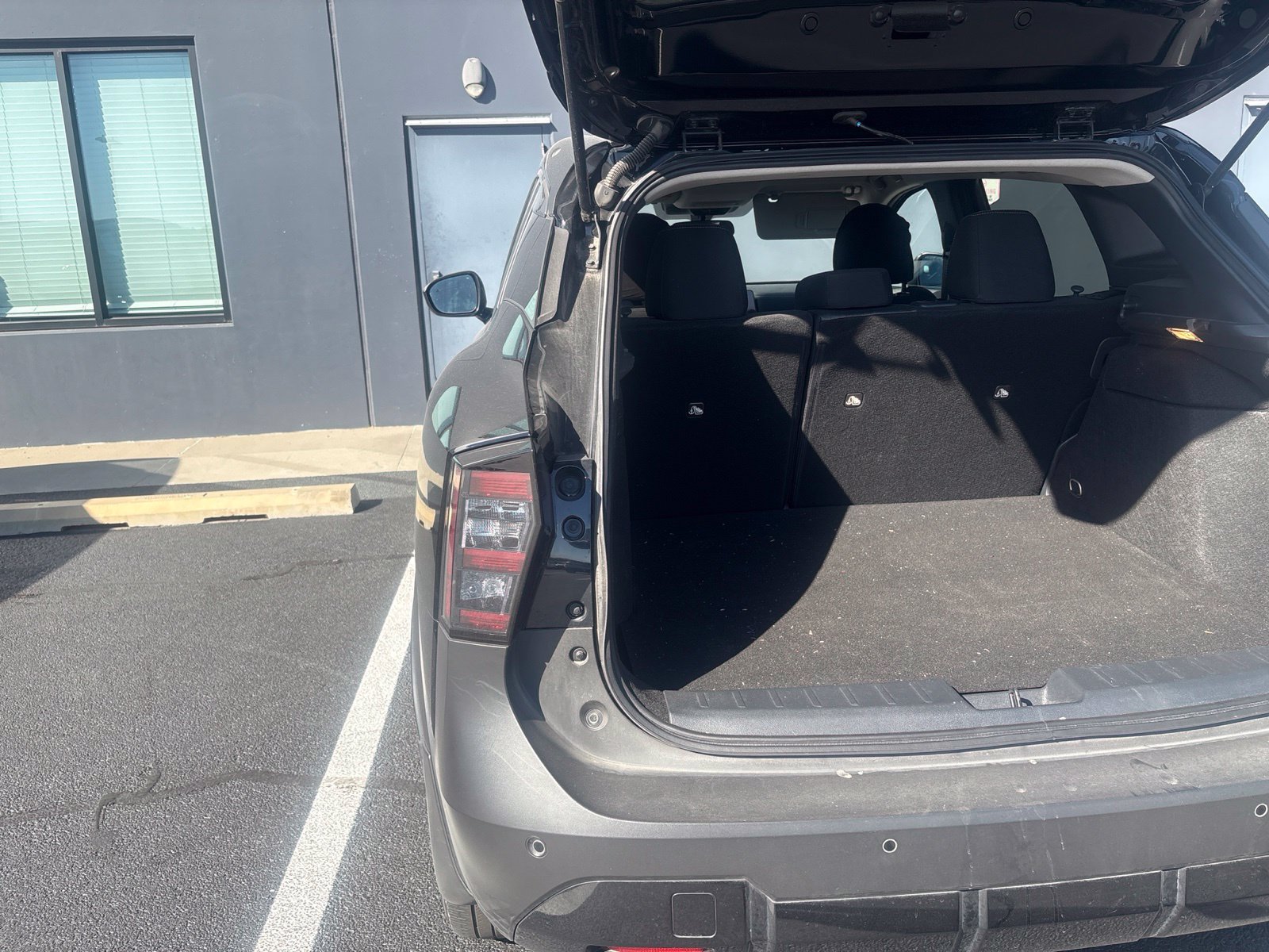 Used 2025 Nissan Kicks SV AWD/4WD image 11