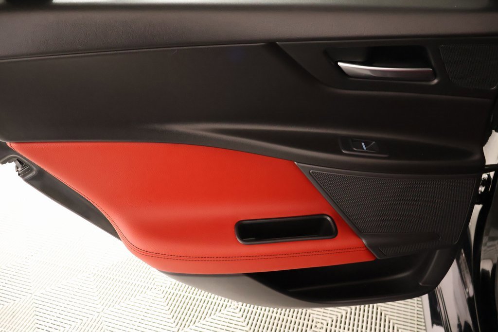 Used 2019 Jaguar XE S image 18